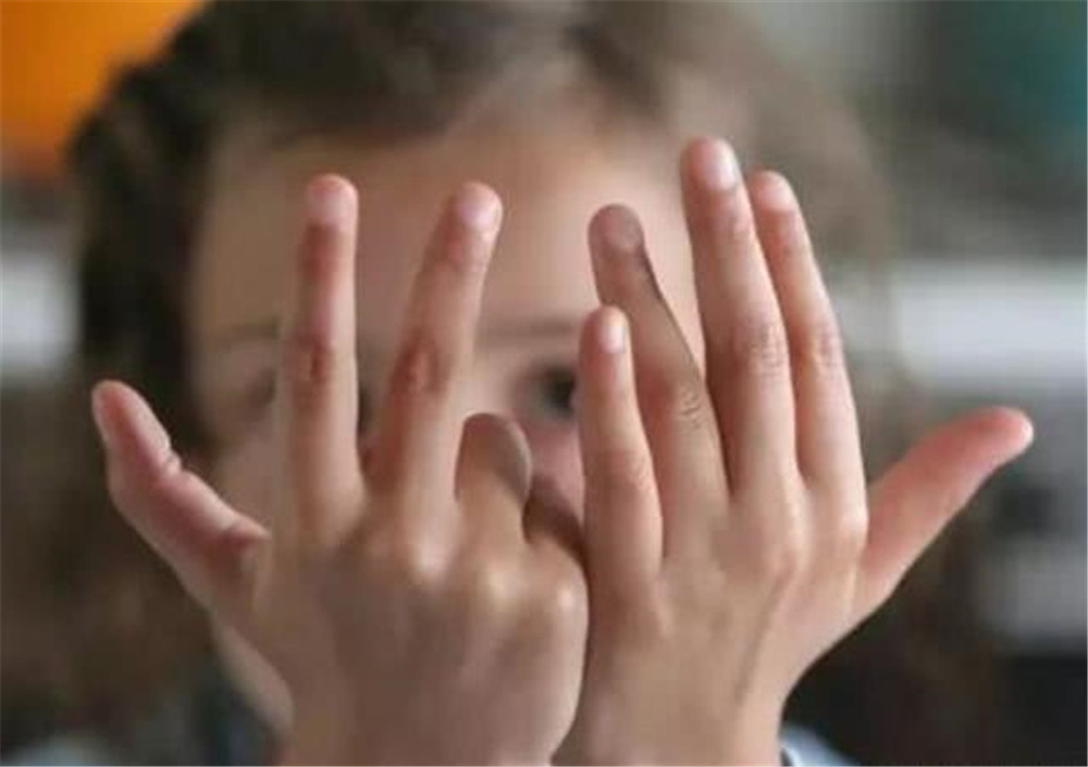 5岁萌娃算数难哭自己 7 3 它为什么这么难 网友 好笑又心疼 腾讯新闻