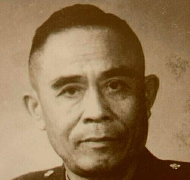 1948年9月19日,郑庭笈路过南京,与郑挺锋见面喝酒聊天,共谈时局,他们