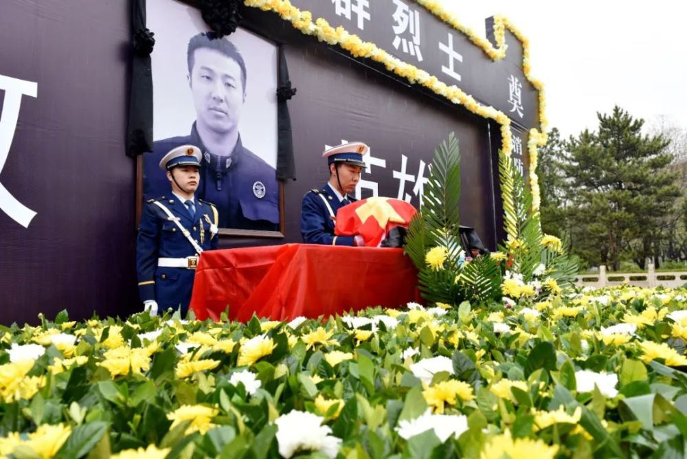 曹群烈士"回家"了!宣化父老夹道迎接英雄魂归故里!_腾讯新闻