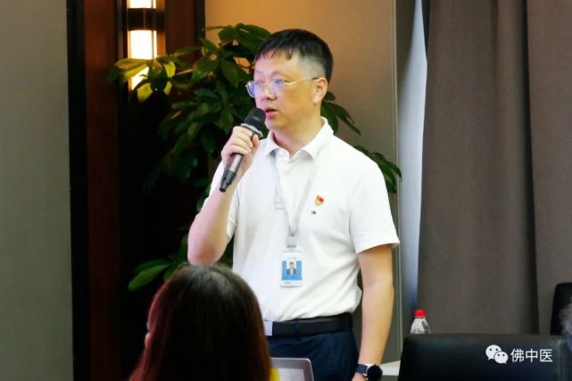 学会联合会经皮给药专业委员会会长梁秉文,原沈阳药科大学校长毕开顺