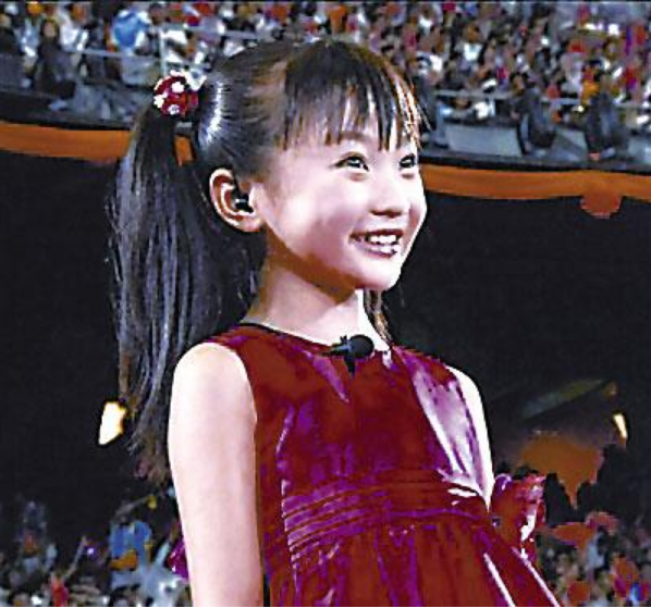 直到2008年,奥运会开幕式时,林妙可的登上了舞台,并为大家演唱歌曲