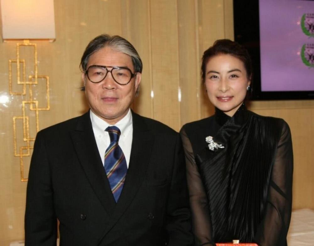 罗康瑞凭什么征服朱玲玲?一年在中国收租20亿,手握数百亿现金