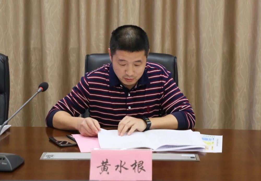 罗凌斌县教育局副局长 戴海根县司法局三级主任科员 廖梅根陈彪律师