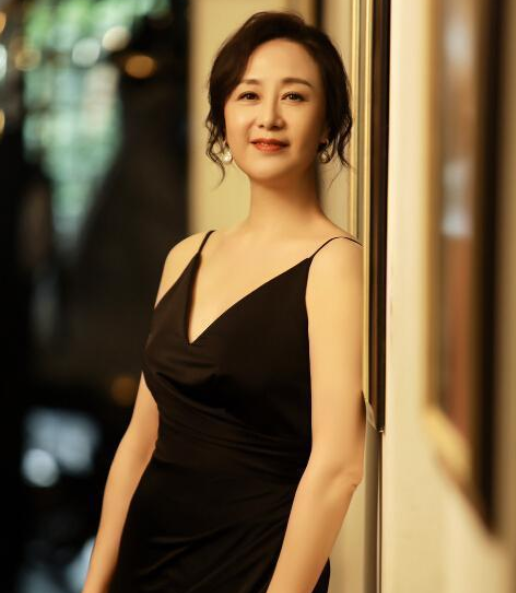 三,南建龙的前妻,"长公主"赵娜的饰演者——朱茵