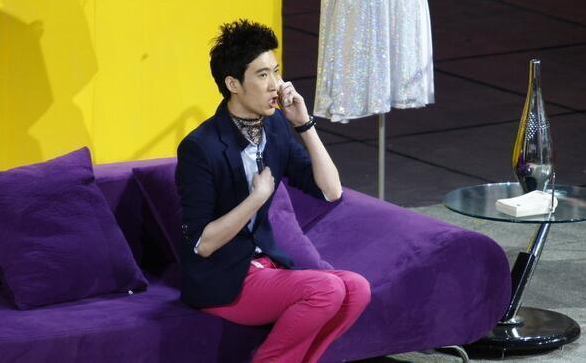 六岁出道弃相声从小品人送外号美男子的他身世不简单