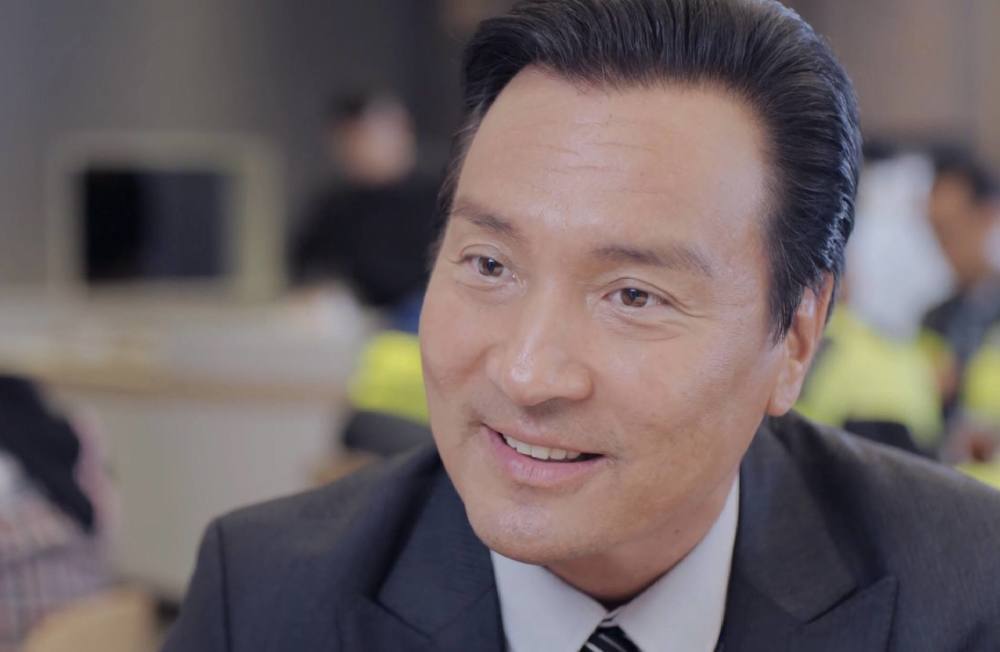 在大台经常演富豪的黄子雄,这次在剧中饰演"卢sir".