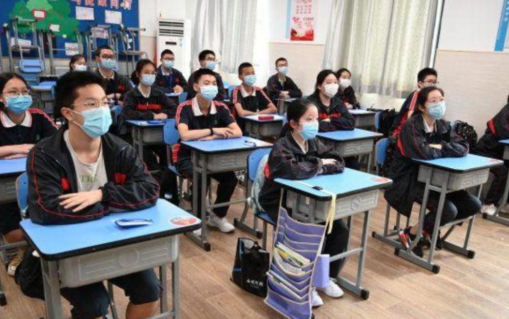 初中生班级排在什么位置,才有把握"稳进"高中?班主任说出实话