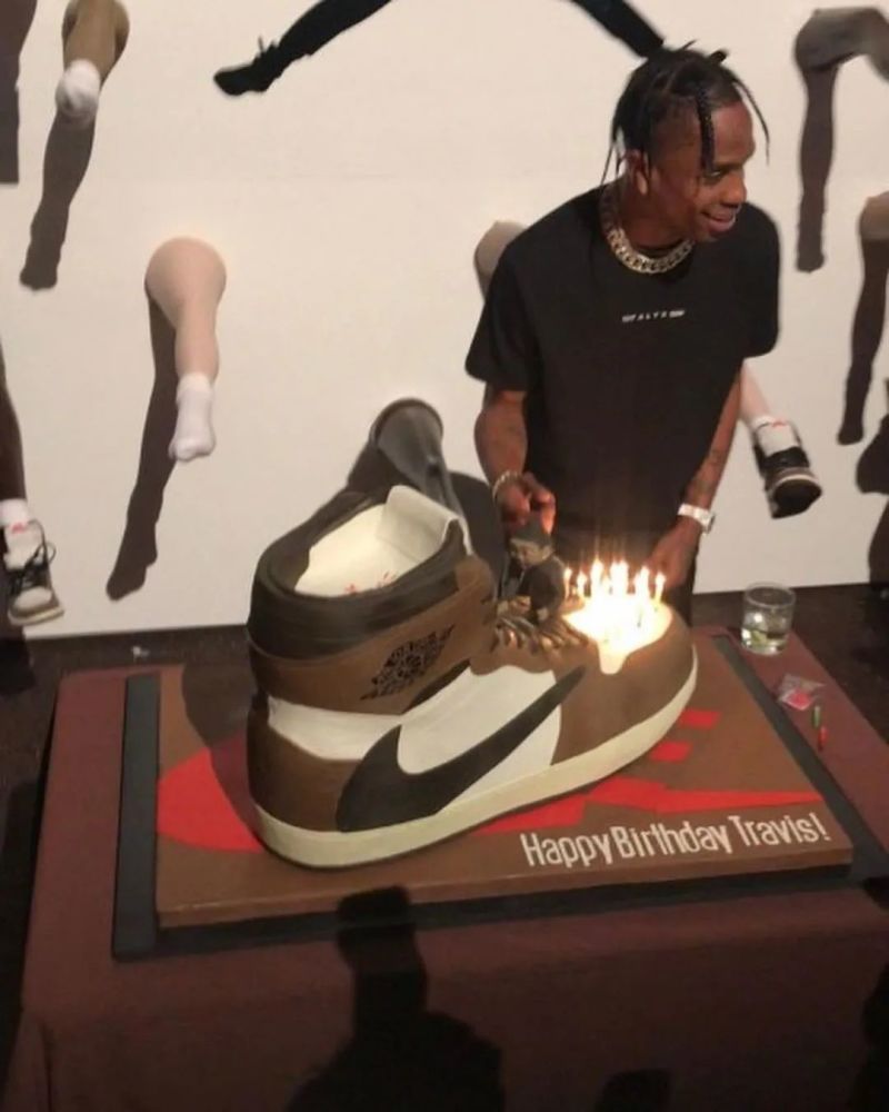 travisscott生日不会又要突袭发售联名球鞋吧不会吧不会吧