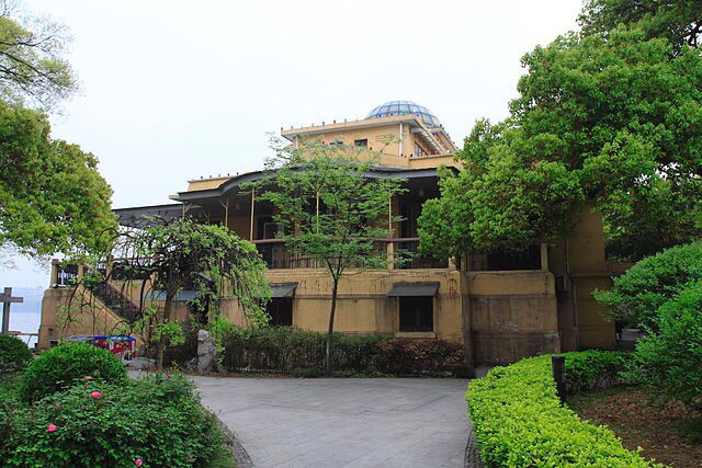 澄庐位于西湖东面,从一公园到六公园,由6块大小不等的园地连缀而成