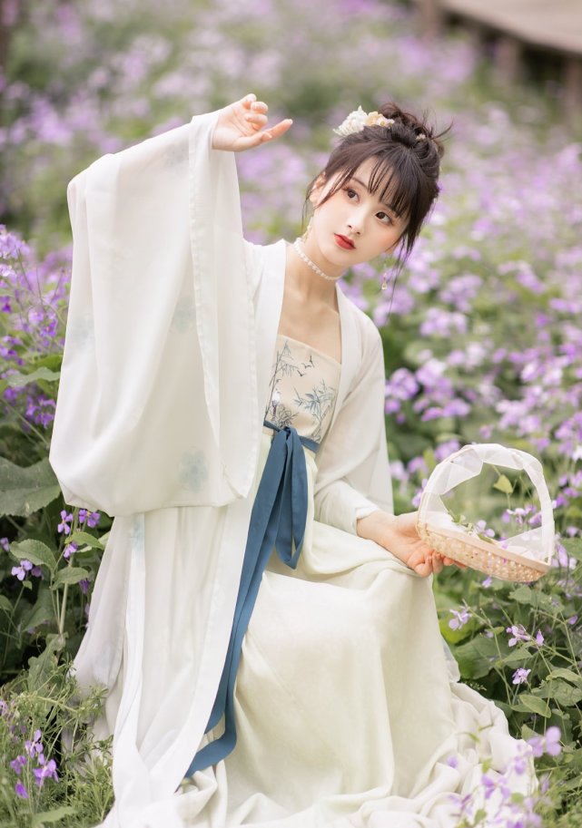 被"竹林风"汉服美到了,淡雅又仙气,穿上就是温柔动人的小仙女