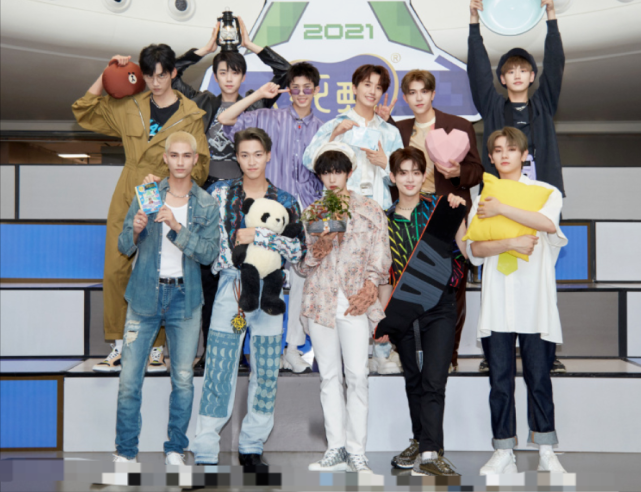 艾回粉丝真是在做什么把不尊重打在公屏上给她们看