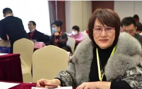 郭萍辞职熟蛋返生的闹剧就收场网友宜将剩勇追穷寇