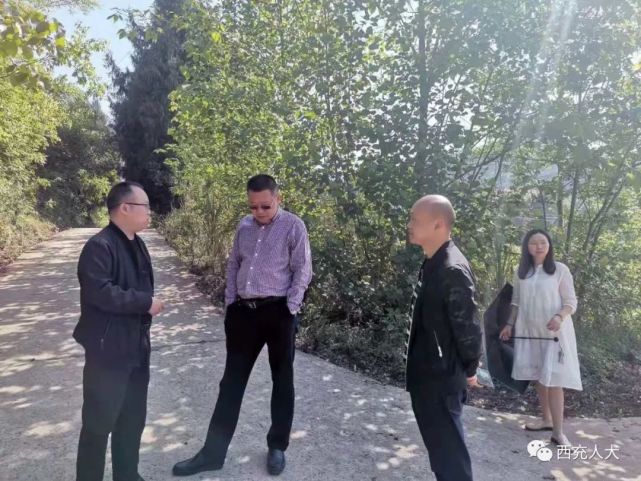 县人大常委会副主任贾全林前往联系乡督导安全生产和河长制工作