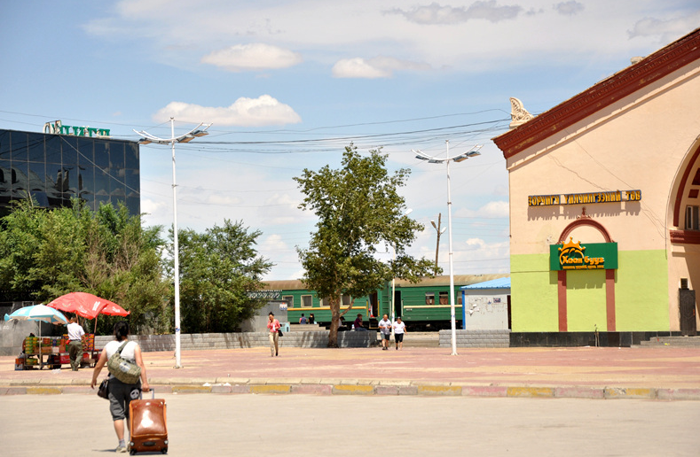 距中国很近蒙古国边境小城百姓的真实生活