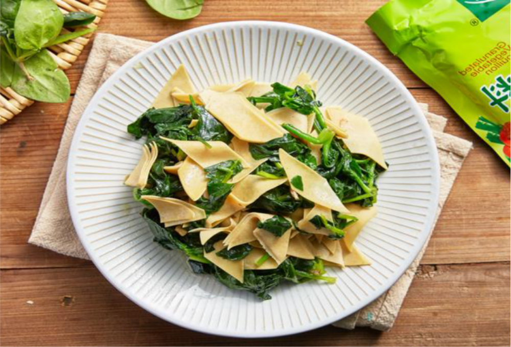 烹饪难度:需要掌握菠菜和百叶的选购技巧,百叶和菠菜都需要焯水,掌握