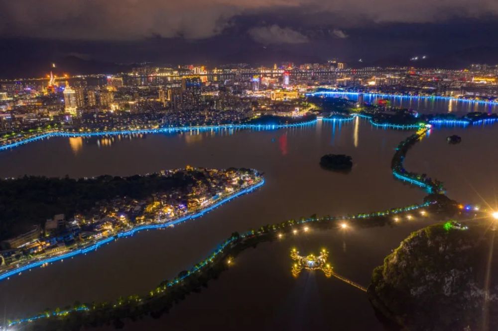 肇庆市中心惊现"梦幻世界"!步行即到