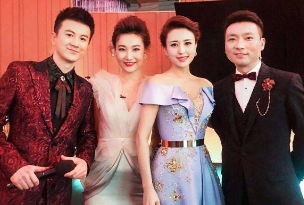 央视女主持李梓萌从容面对突发情况43岁还是一个人