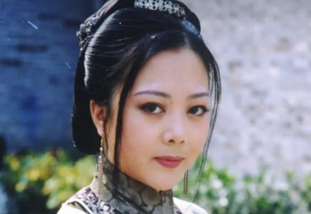 还记得《神医喜来乐》中的老板娘赛西施吗?她如今变这样了_腾讯新闻