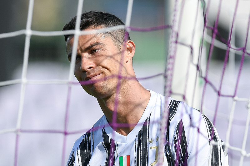 连续4场0进球,c罗已遭尤文队友孤立抛弃,职业生涯面临两大难题