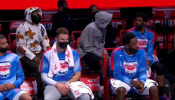 篮球欧文 18-4！利拉德打疯了！欧文独木难支，纳什被调侃：NBA的杨鸣？