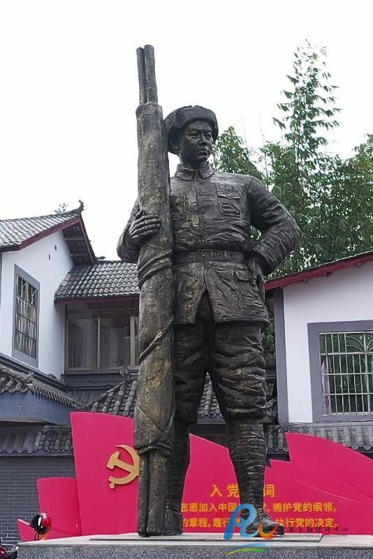 三,铜鼓山英烈园铜鼓山英烈园位于荣昌区铜鼓镇,距荣昌城区约40公里.