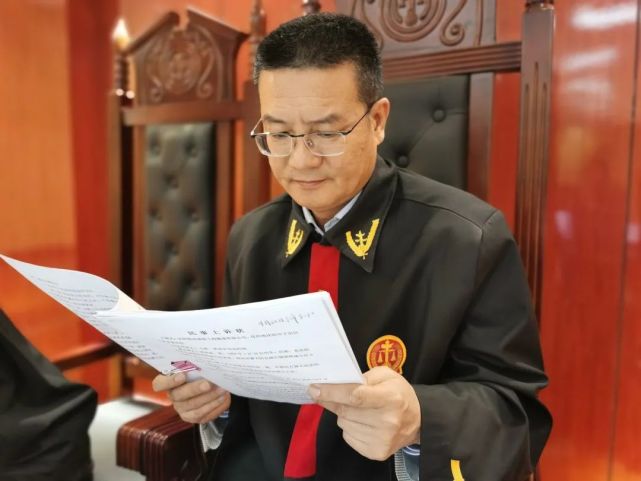 法院干警的"工作照",是最美的"劳动图"