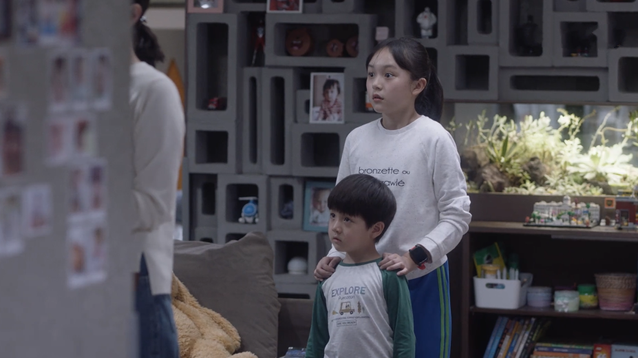但是南俪不认同,南俪放过了超超,但是仍然坚持让欢欢接着去上课,哪怕