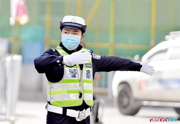 今天致敬最美劳动者