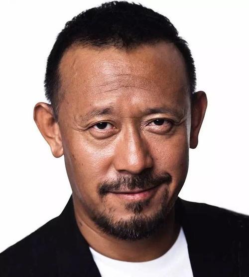 姜文儿子取名姜次郎被网友质疑亲日姜文没事多读书