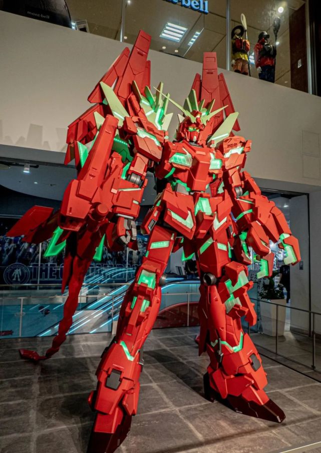 gundam docks at 福冈,红色完美独角兽立像现身
