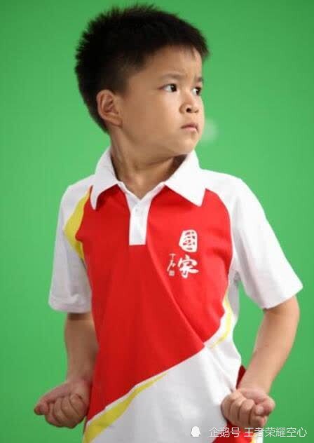 这位救下全班同学的小英雄便是林浩,在灾难袭来的时候他才年仅9岁