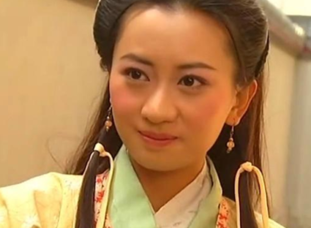 43岁汪琳近况走出流产阴影成功为富商追生儿子开心晒全家福