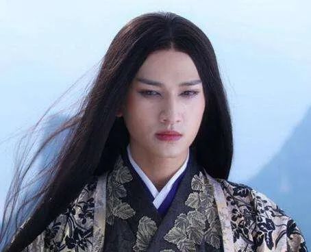 夜华太子顶着无天佛祖同款发型.