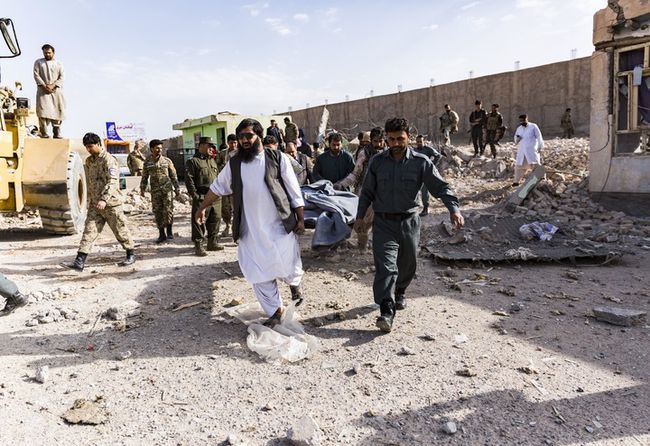 拉出来的屎往回坐美国撤军太慢塔利班不满劳动节加班搞袭击