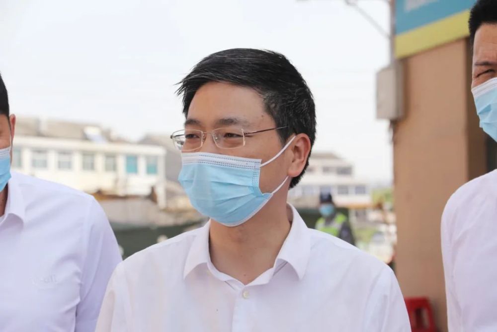 路桥区委常委,常务副区长庞鑫培带队开展"五一"期间消防安全检查