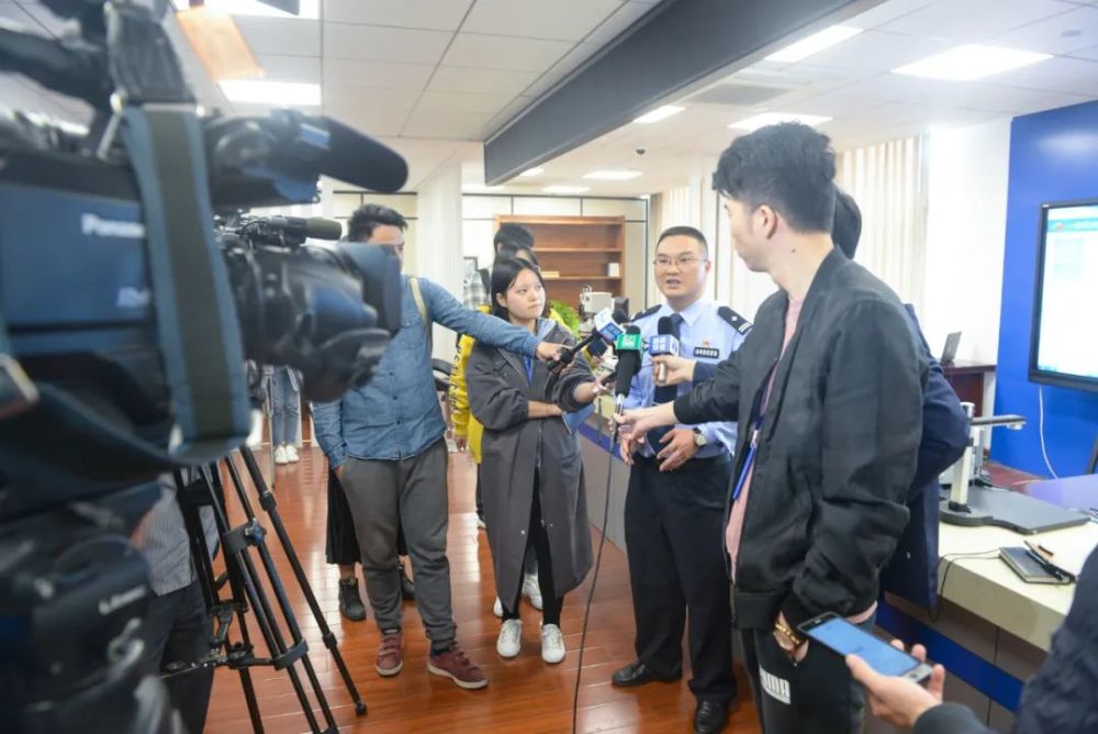 罗红进坚信只有让民警"把规范执法变成一种习惯,才能真正实现规范