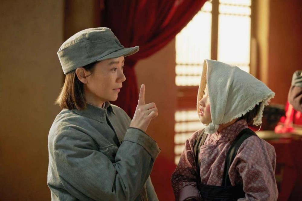 影视|革命历史剧《啊摇篮》开播 海清演绎史上最难"带娃"