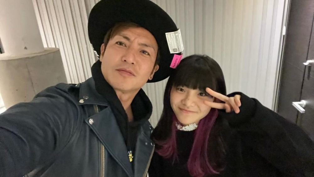 鹤野刚士发文吐槽女儿我的工作职业不是奥特曼是一位喜剧演员