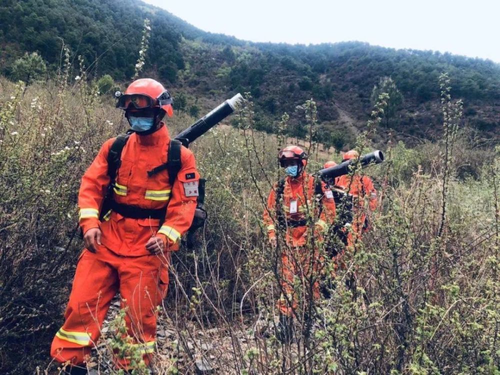 74臺車輛,前出16處森林草原火災多發頻發區開展防火宣傳教育,設卡檢查