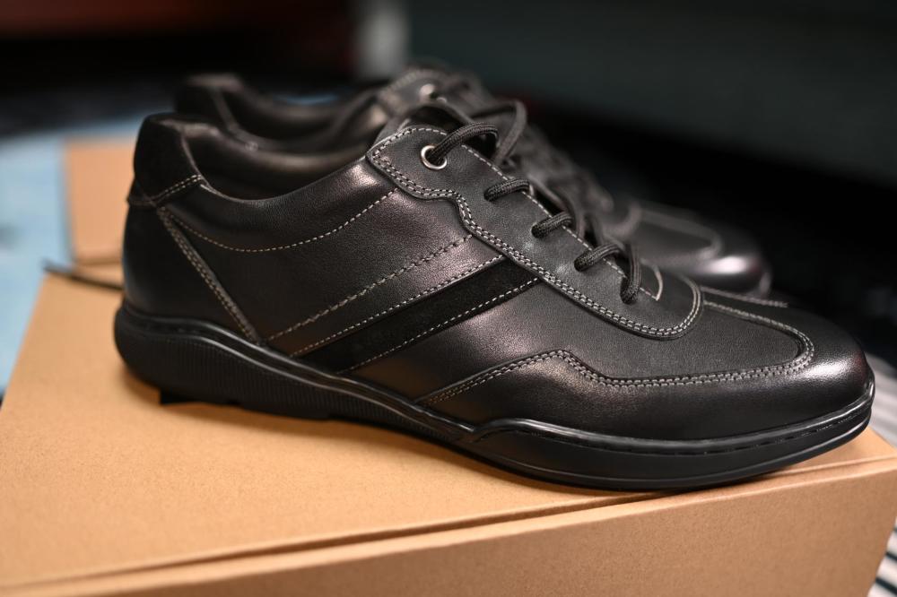 国产也有好鞋2双七面休闲皮鞋使用分享