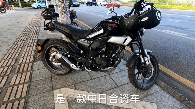 新大洲本田cbf190摩托车,复古车型,看一下它的具体参数