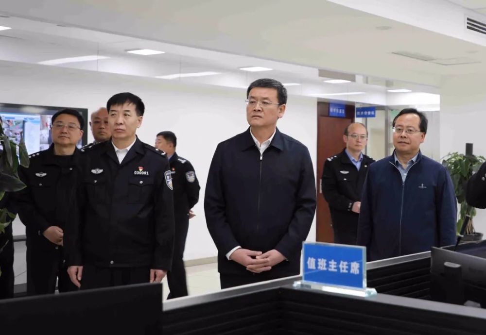 市委副书记代市长杨进深入市公安局调研指导五一假期安保维稳工作