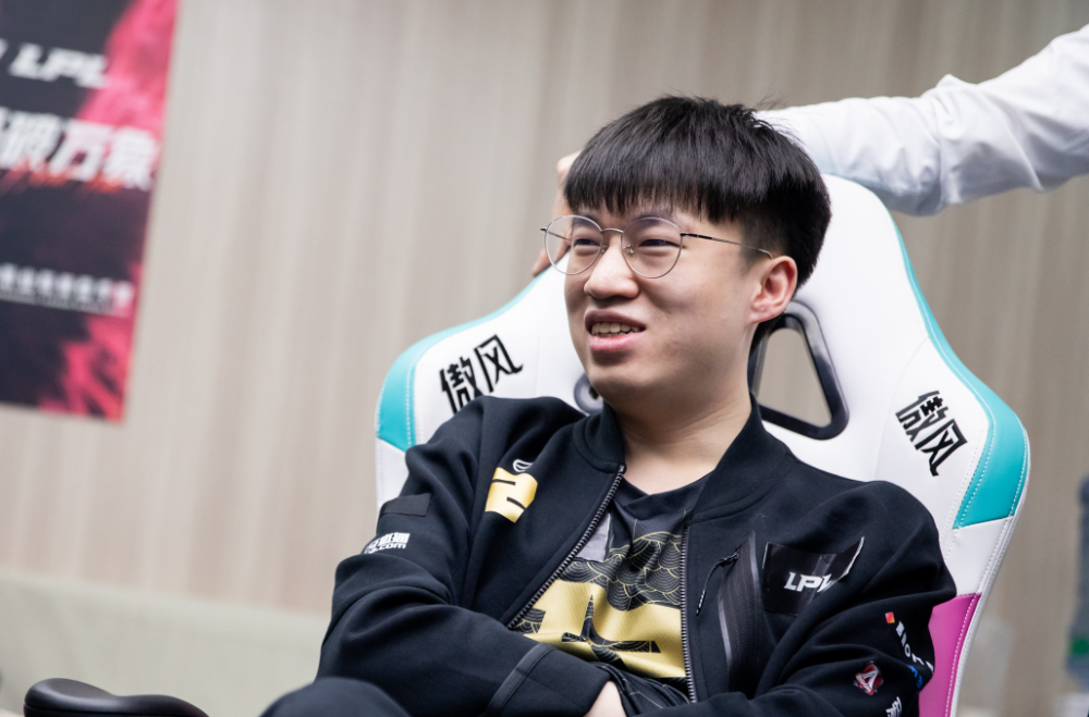 豪取13连胜rng小虎全速上分小明段位远不及预期