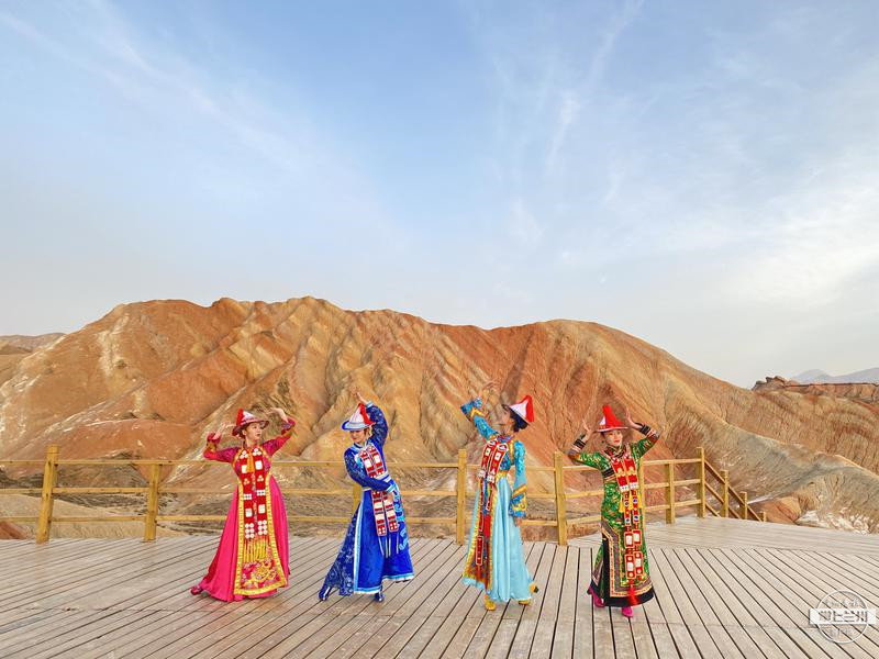 邂逅裕固共游丹霞丨张掖七彩丹霞景区五一文旅活动精彩纷呈