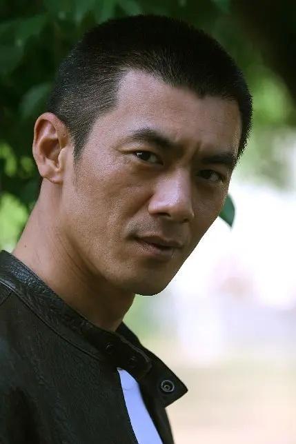 "硬汉"任天野:善待大11岁继母,用一生寻找亲生母亲和妹妹