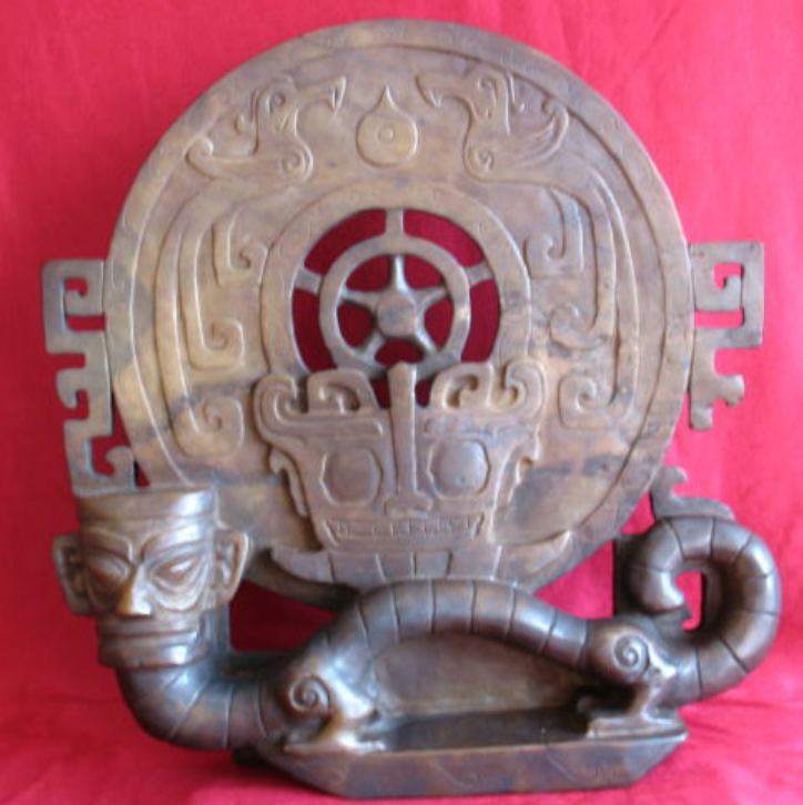 三星堆遗址以青铜器闻名天下,可是民间收藏的"三星堆文物"却以玉器为