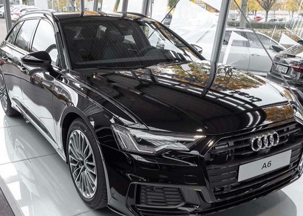 20t混动引擎四驱顶配旅行奥迪a6实拍炫酷外观比m5还帅气