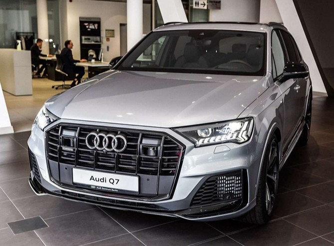 奥迪suv王牌售价下探50万区间奥迪q7进店比宝马x5霸气
