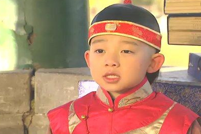清乾隆皇帝是汉人家的孩子正史已给出答案虽不像雍正但像他