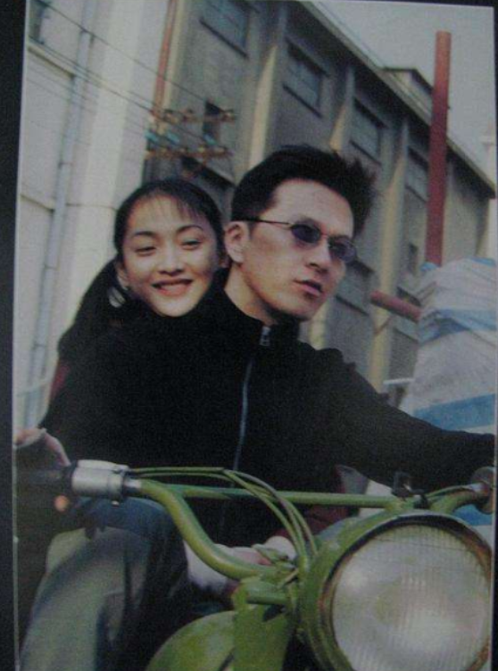 43岁跳下14楼,成为周迅一生的痛|伍宇娟|周迅|朴树|贾宏声